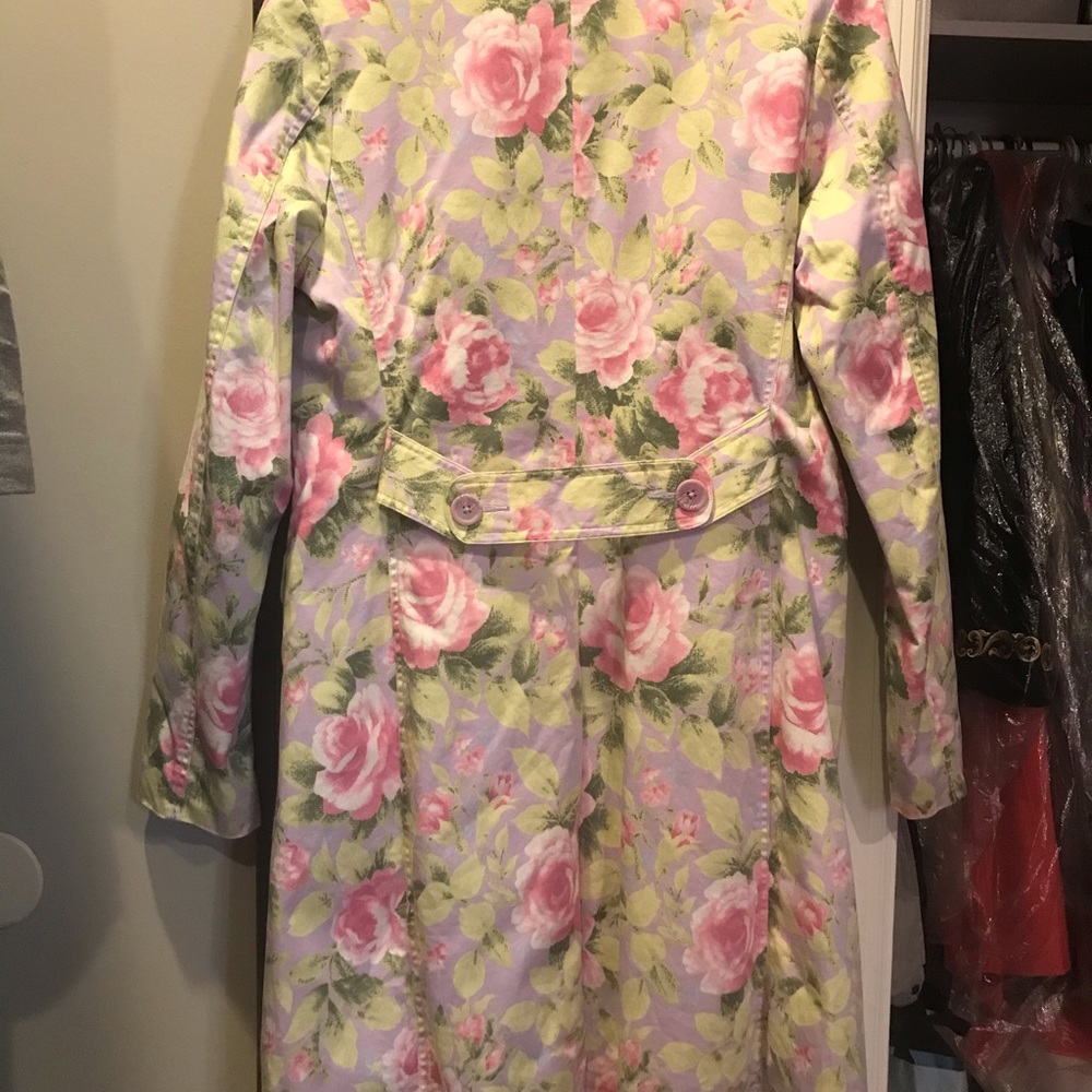 Beautiful Easter spring floral long jacket - Picture 3 of 8